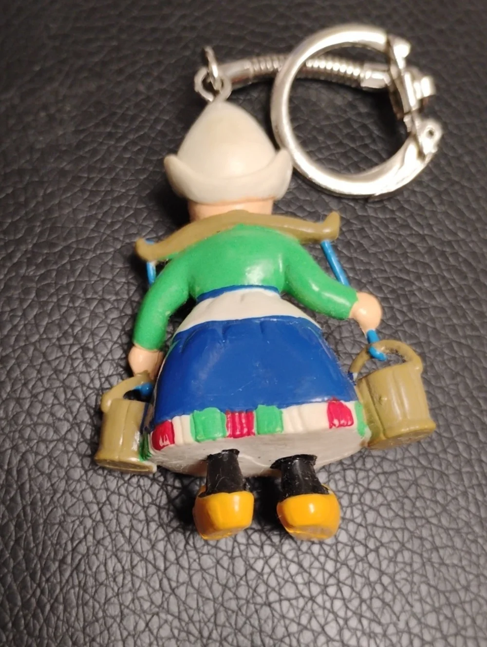VINTAGE DUTCH FOLK GIRL MILKMAID KEYCHAIN CHARM EXCELLENT CONDITION